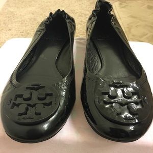 Tory Burch Black Patent flat Size 9 (Pre-Owned)